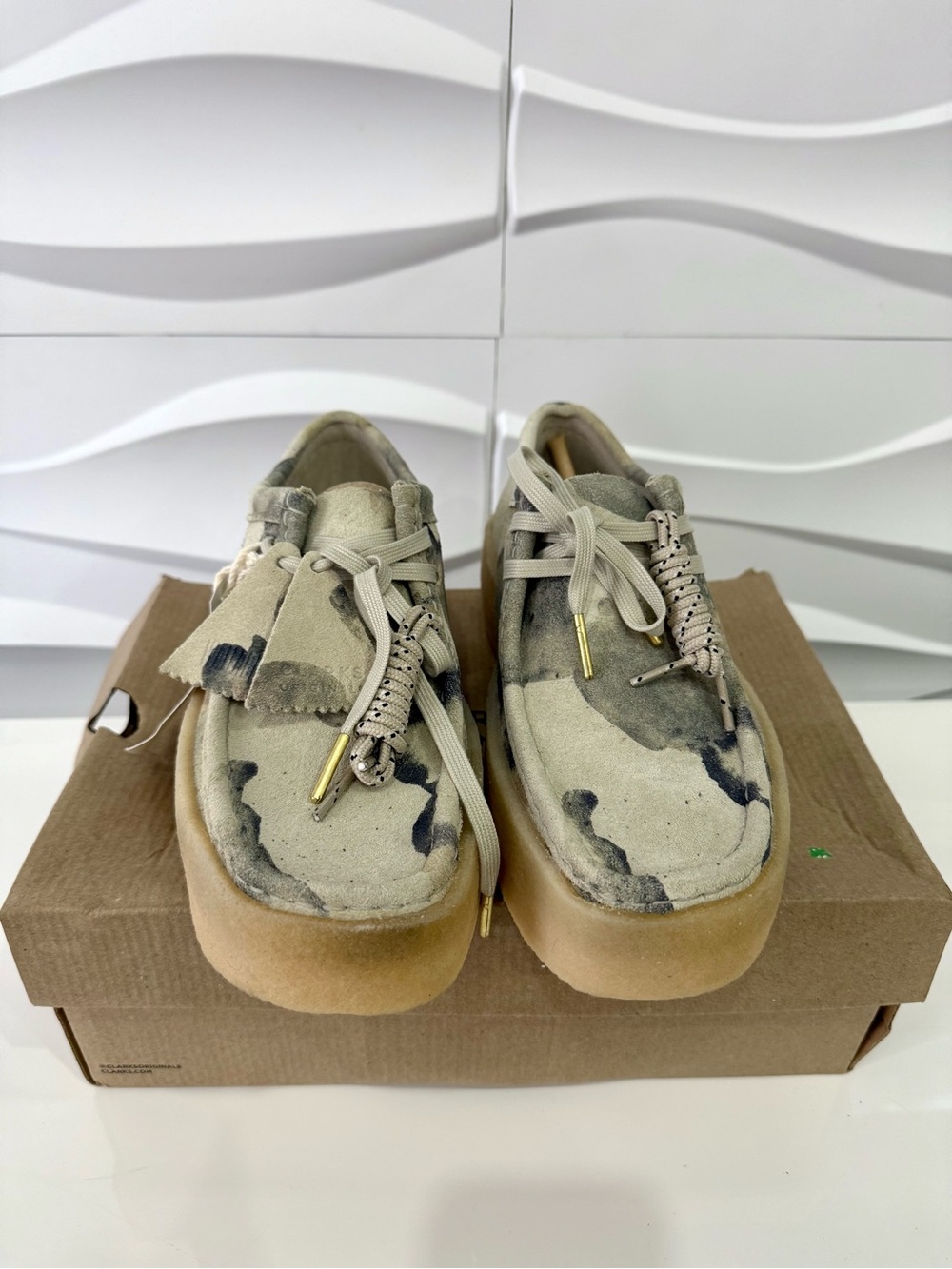 US Man 8 Clarks Blanc Originals Men's Wallabee Cup Off White Camo 26166081 Rare - Picture 2 of 8